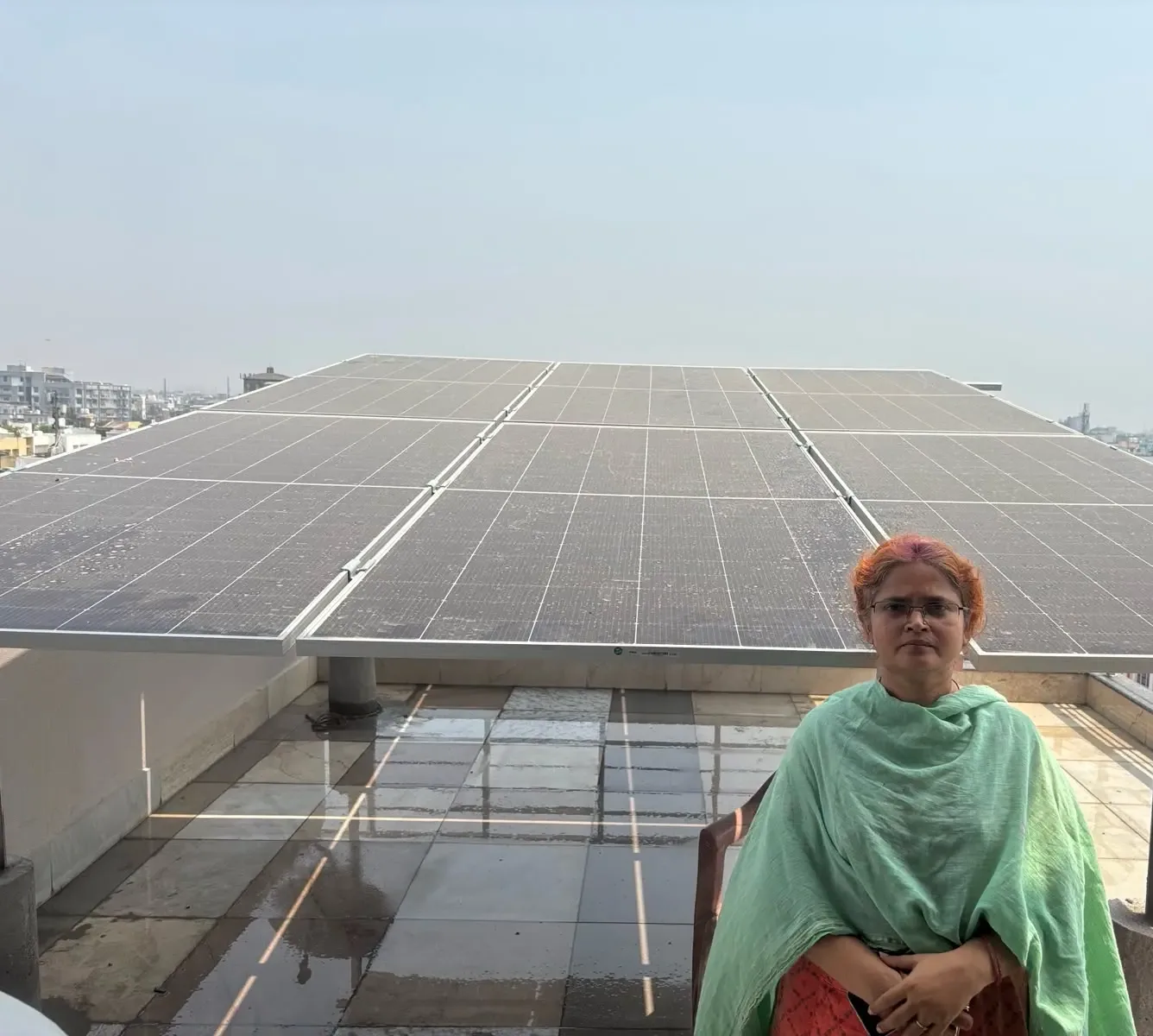 टेरेसवरील उंच स्ट्रक्चर